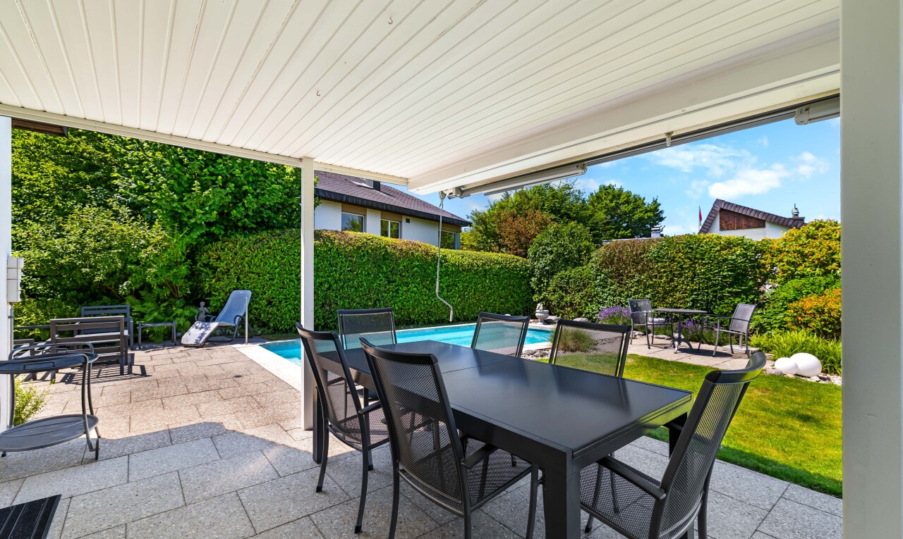 terrasse mit essbereich im freien, terrasse, from property, schwimmbad, und zaun