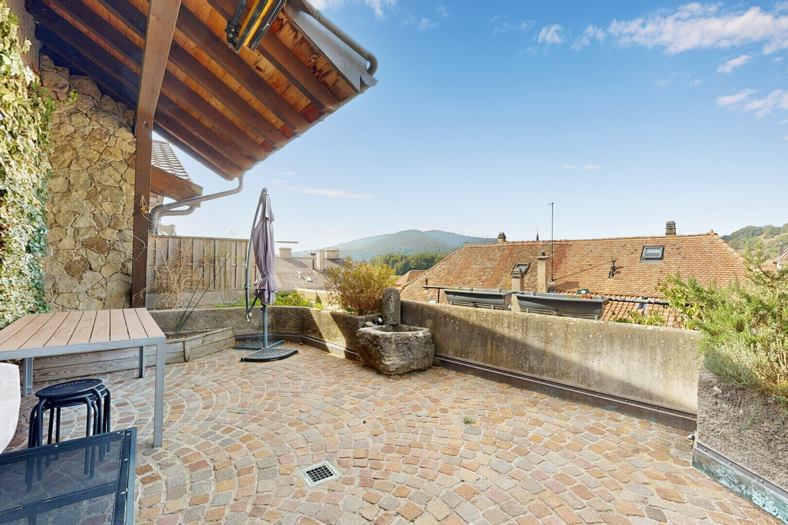 terrasse mit from property, terrasse, zaun, view focus, und day time