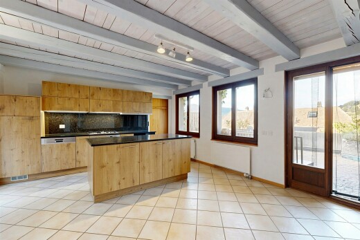 küche mit deckenbeleuchtung, dark countertops, arbeitsplatten, light floor, und kitchen island