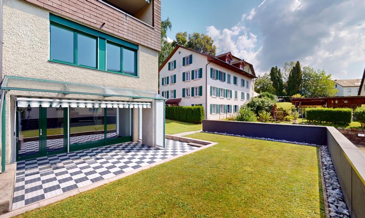 façade avec pelouse, day time, terrasse, et from property