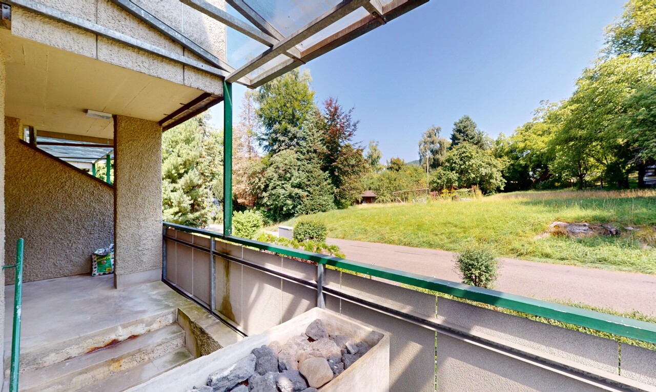 terrasse avec from property, day time, et pelouse