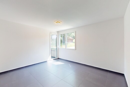 pièce vide avec cloison sèche, drywall, lumière naturelle, natural light, et inside property