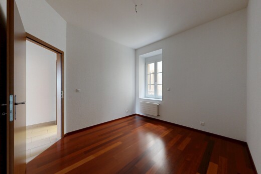 leerer raum mit inside property, natürliches licht, natural light, gipskartonwand, und drywall