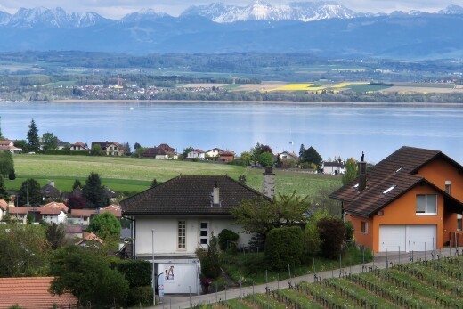 außenansicht mit water view, seesicht, day time, zaun, und stuckverkleidung