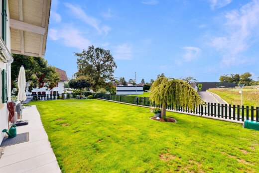 jardin avec from property, clôture, day time, et pelouse