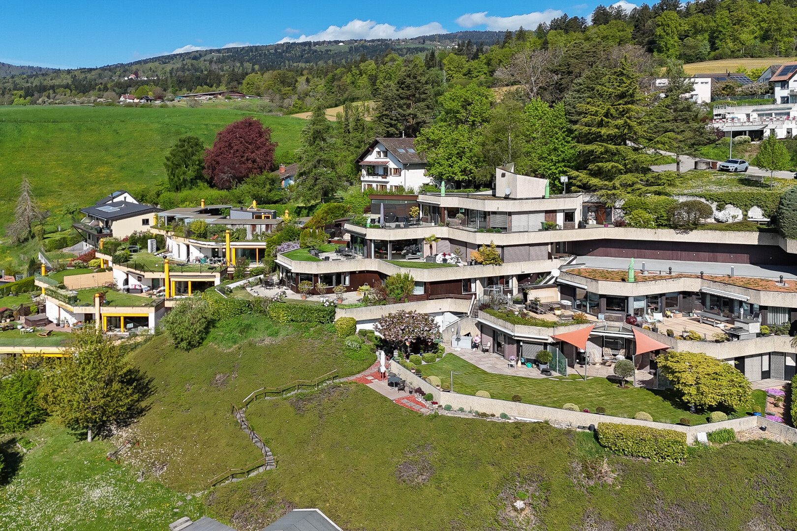 vue sur la montagne avec day time et aerial view