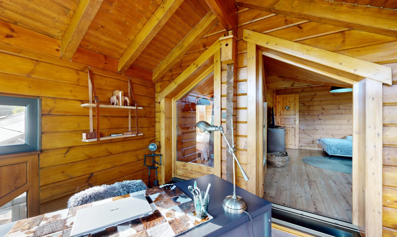 esszimmer mit vaulted ceiling, dachschräge, beamed ceiling, balkendecke, und wood ceiling