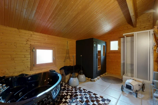bad mit komplettes badezimmer, vaulted ceiling, dachschräge, bad, und wood wall