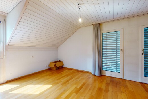leerer raum mit wood finish floor, holzfußboden, drywall, gipskartonwand, und inside property