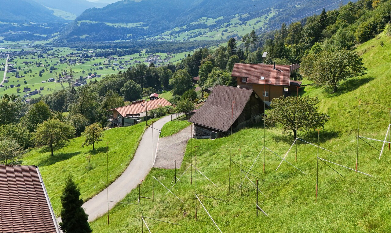 vue sur la montagne avec vue sur la montagne, mountain view, day time, et property visible