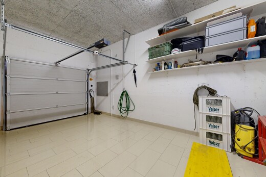 parking avec inside property