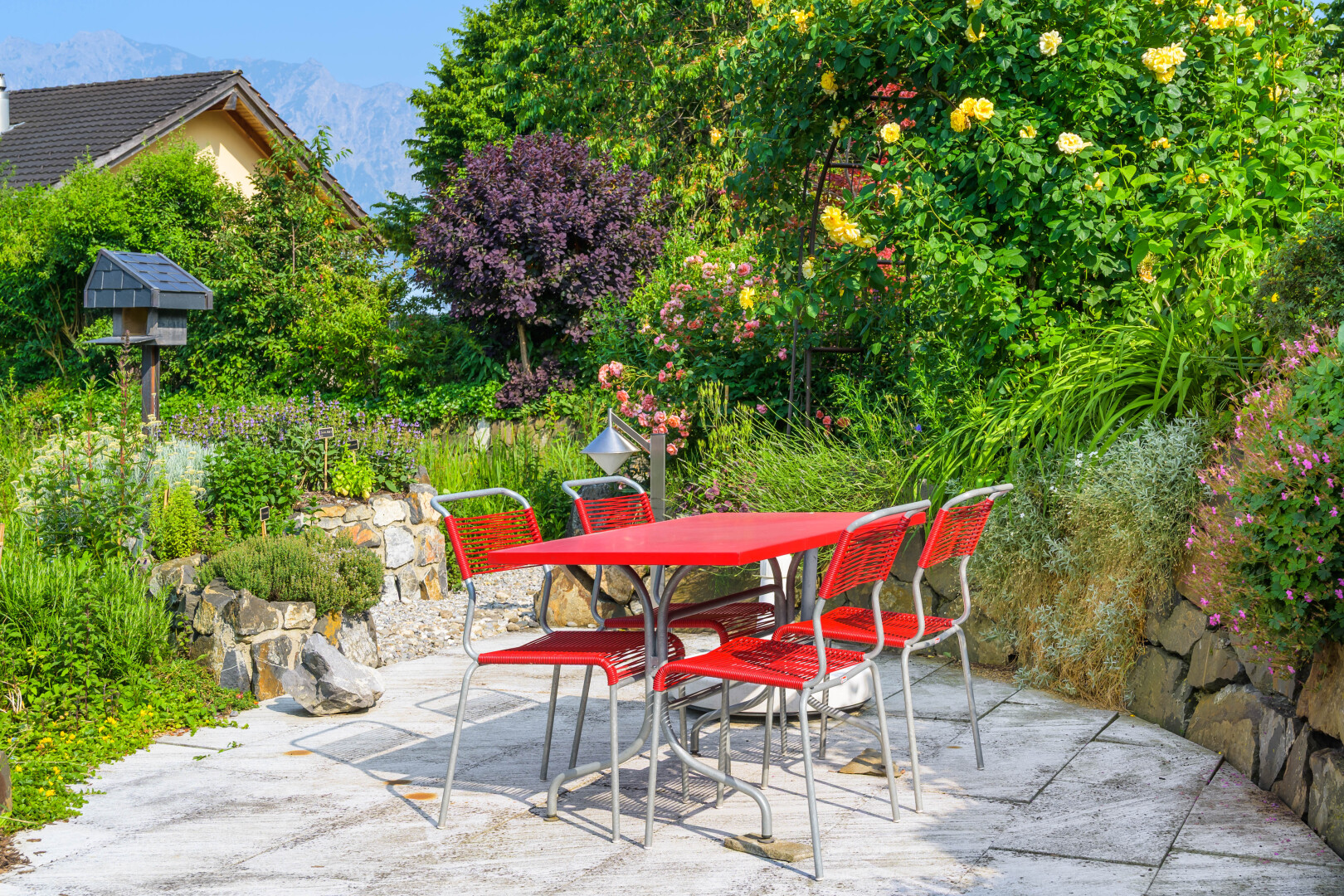 terrasse avec terrasse, day time, et coin repas extérieur