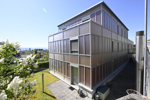 extérieur du bâtiment avec day time et from property