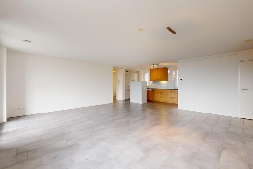 pièce vide avec drywall, cloison sèche, light floor, et inside property