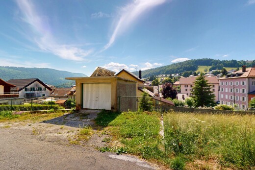 außenansicht mit day time, zaun, garage, blick auf die berge, und mountain view
