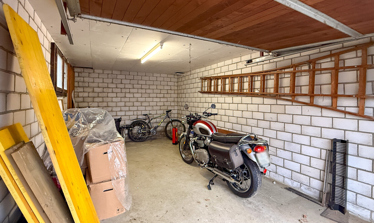 parking avec inside property