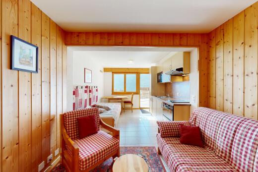 salon avec dated wood wall, mur en bois, wood wall, inside property, et évier