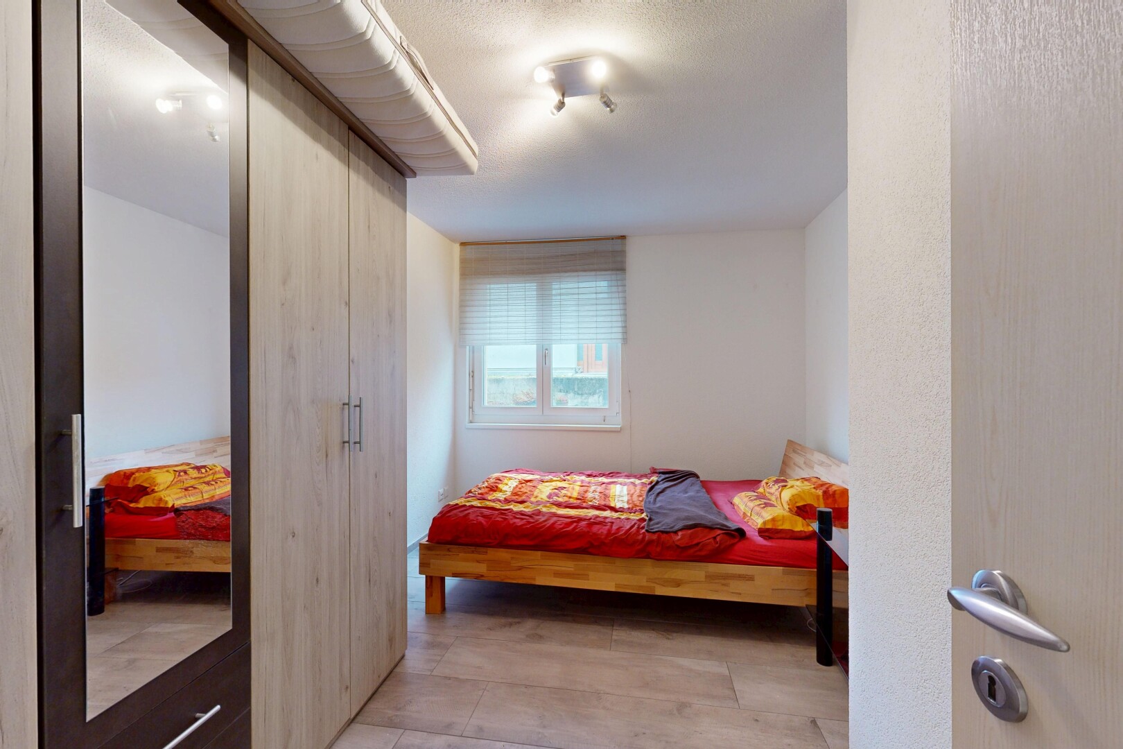 chambre avec lumière naturelle, natural light, inside property, cloison sèche, et drywall