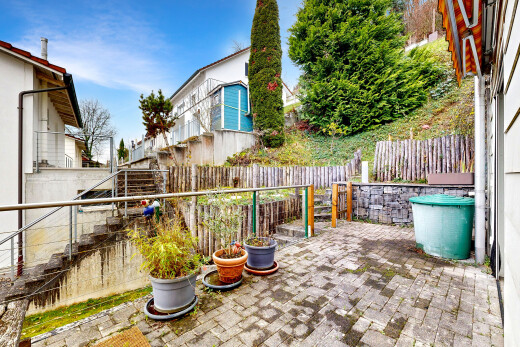 terrasse avec clôture, terrasse, day time, et from property