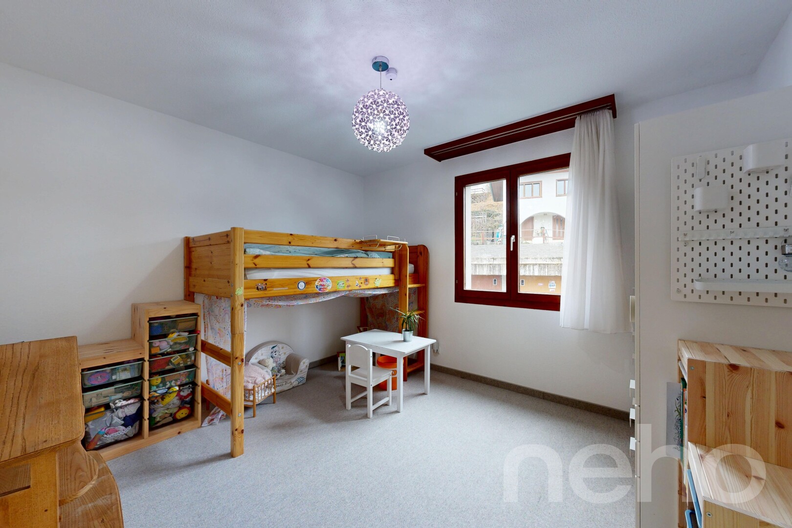 chambre avec cloison sèche, drywall, inside property, moquette, et carpet