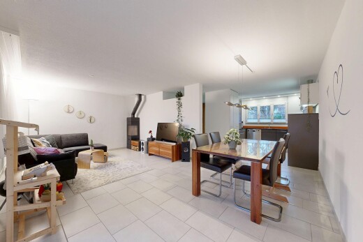 salon / salle à manger avec inside property, cloison sèche, drywall, lumière naturelle, et natural light