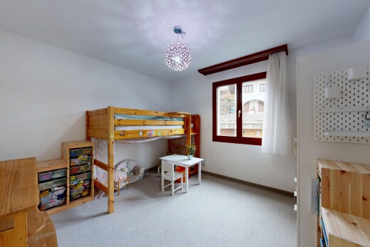 chambre avec cloison sèche, drywall, inside property, moquette, et carpet