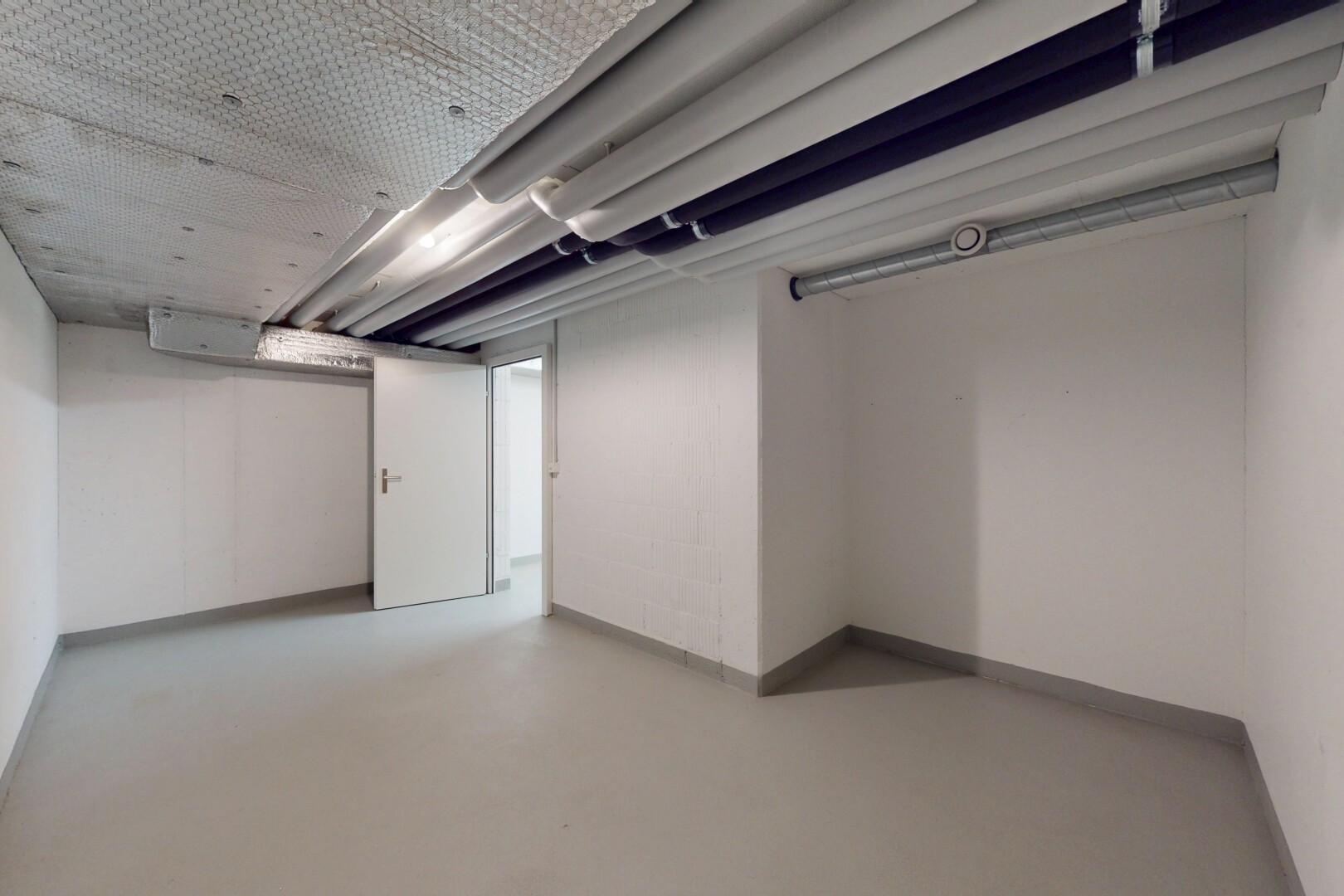 parking avec inside property