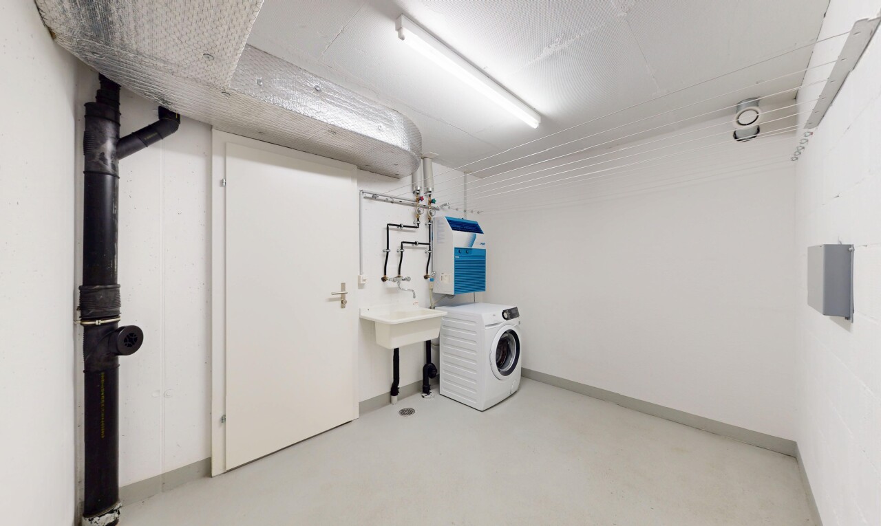 buanderie avec sous-sol, buanderie, inside property, drywall, et cloison sèche