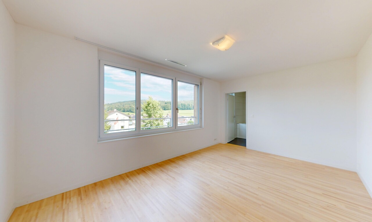 pièce vide avec natural light, lumière naturelle, day time, drywall, et cloison sèche