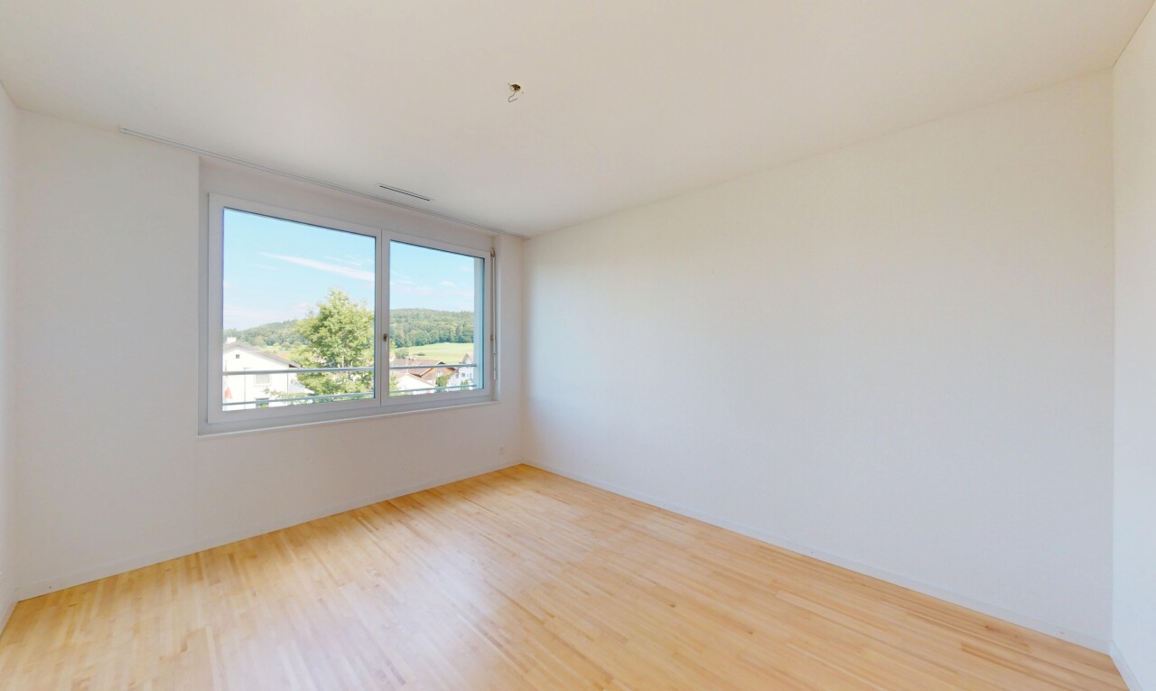 pièce vide avec natural light, lumière naturelle, day time, drywall, et cloison sèche