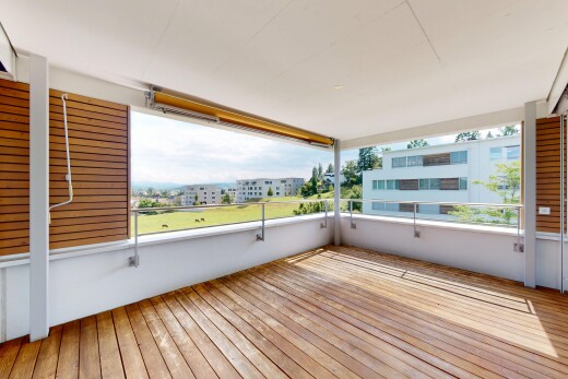 terrasse mit balkon und from property