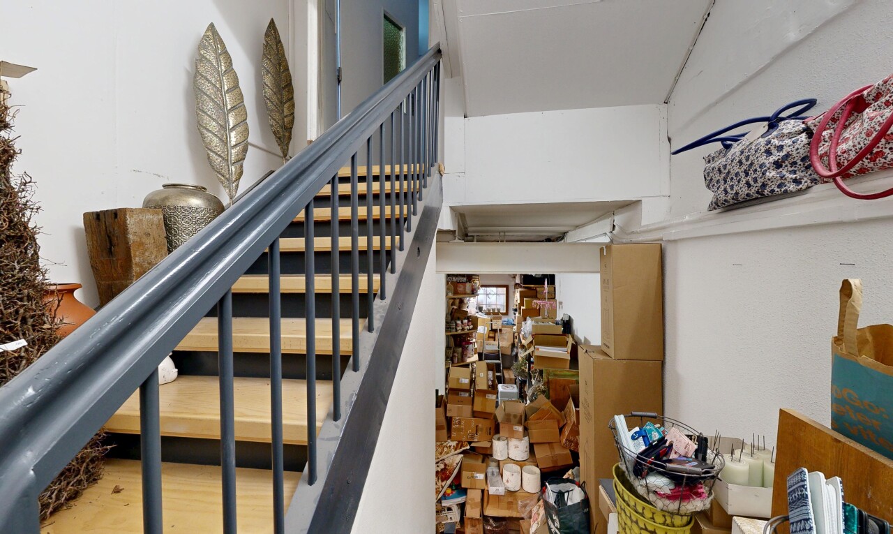 treppe mit gipskartonwand, drywall, inside property, und treppen
