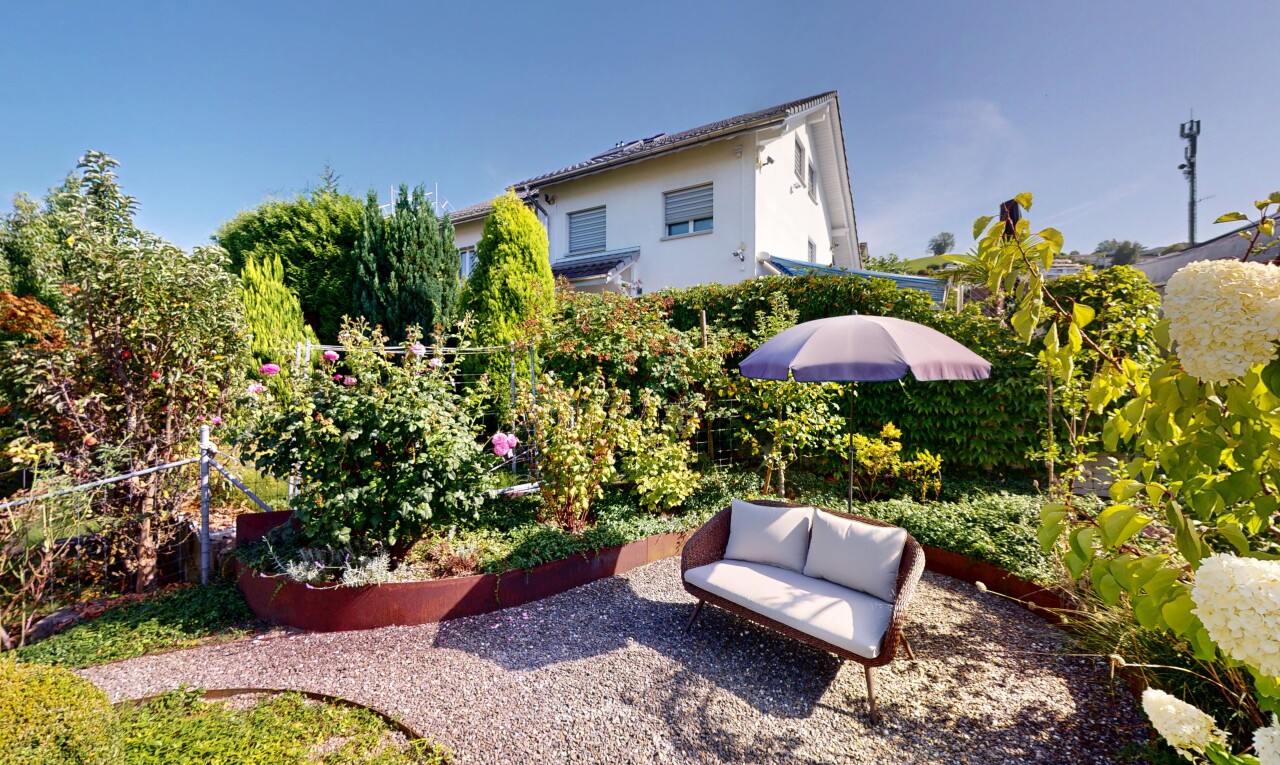 garten mit day time und property visible
