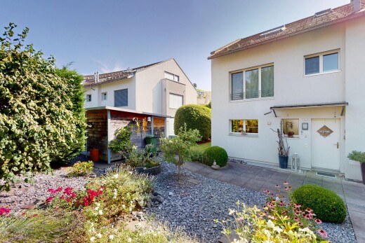 außenansicht mit day time, stuckverkleidung, und property visible