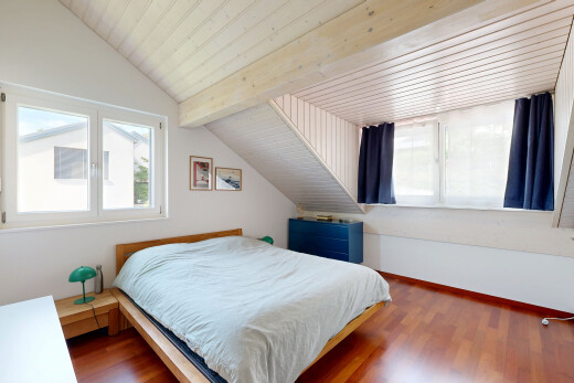 zimmer / schlafzimmer mit vaulted ceiling, dachschräge, drywall, gipskartonwand, und zusätzliches zimmer