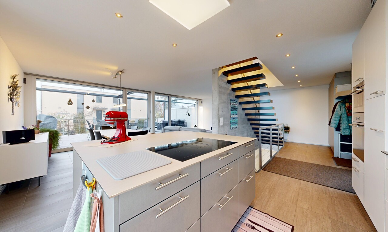 cuisine avec plans de travail, light countertops, inside property, lumière naturelle, et natural light