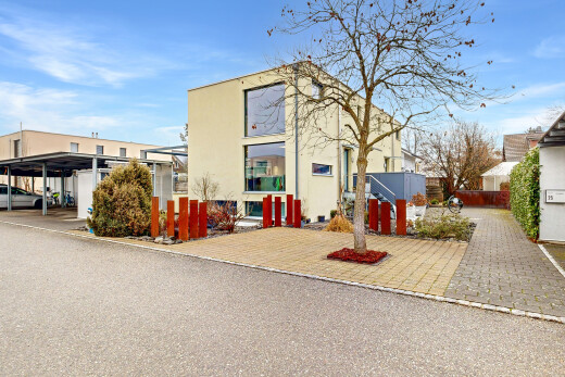 außenansicht mit day time, zaun, und stuckverkleidung