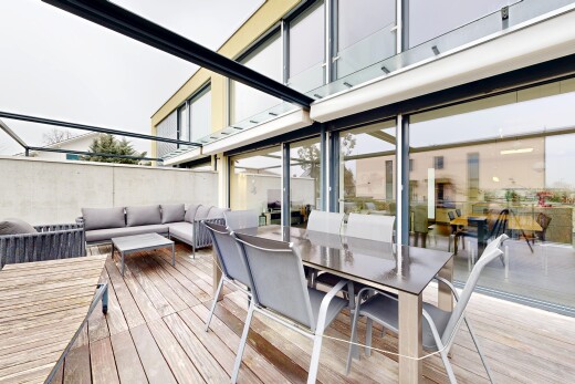 terrasse mit essbereich im freien, wohnraum im freien, deck, und overcast