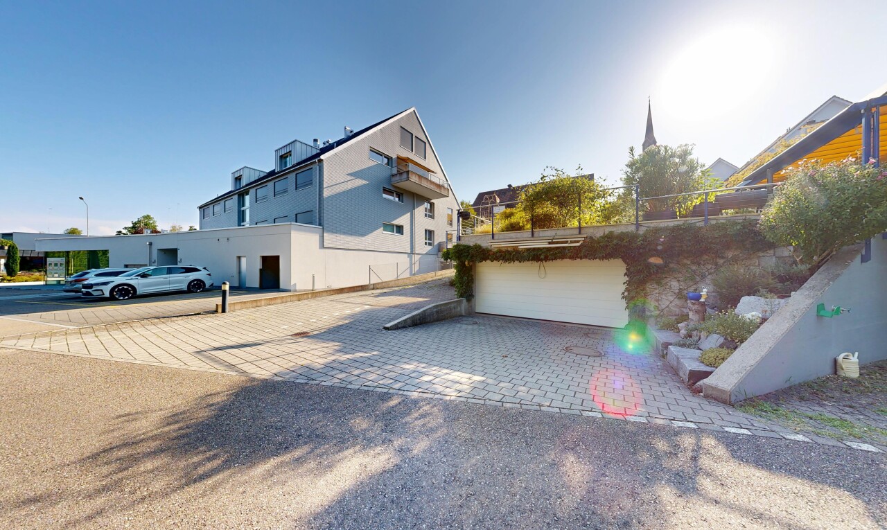 außenansicht mit garage, day time, und auffahrt