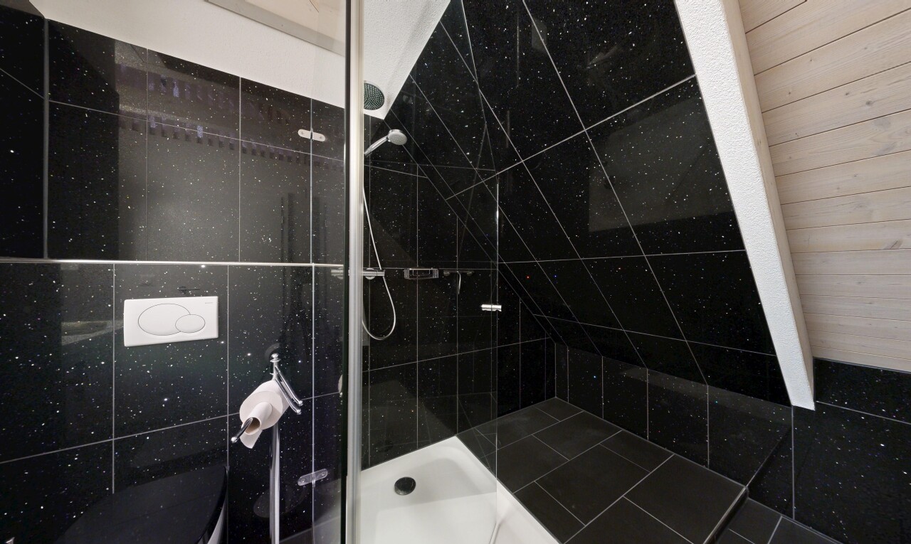 bad mit dusche und komplettes badezimmer