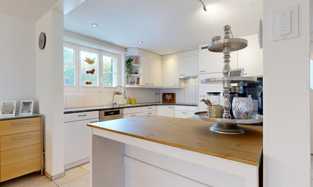 küche mit butcher block countertops, arbeitsfläche, dark countertops, two types countertops, und light floor