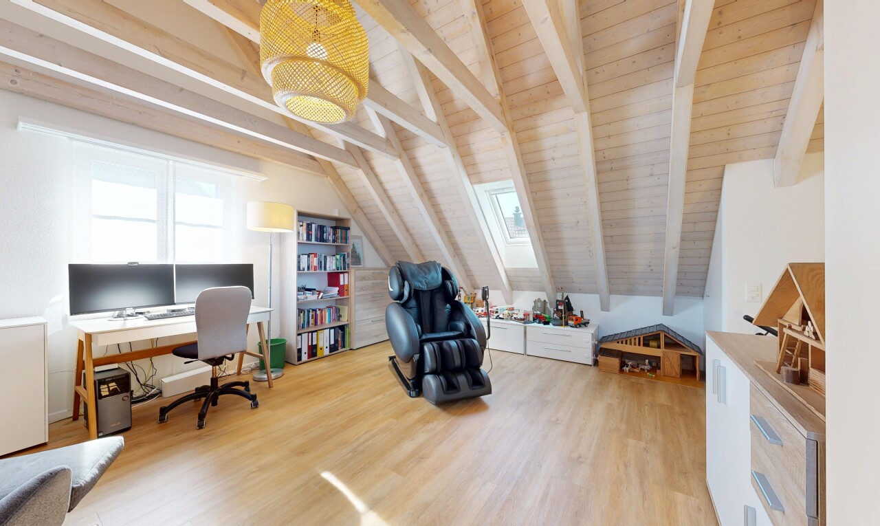 büro mit balkendecke, beamed ceiling, holzfußboden, wood finish floor, und zusätzliches zimmer