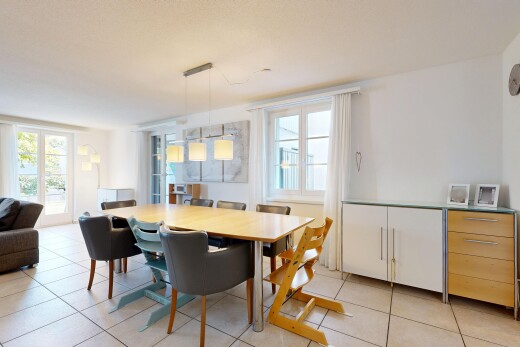 esszimmer mit light floor, drywall, gipskartonwand, tile floor, und fliesenboden