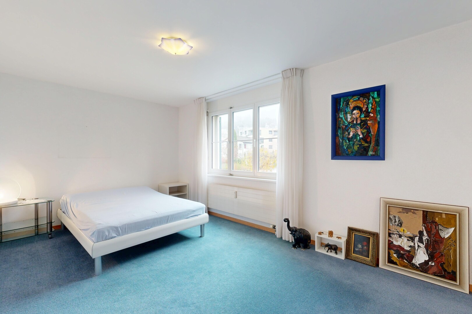 chambre avec lumière naturelle, natural light, moquette, carpet, et cloison sèche