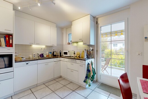 cuisine avec backsplash, dosseret, natural light, lumière naturelle, et four