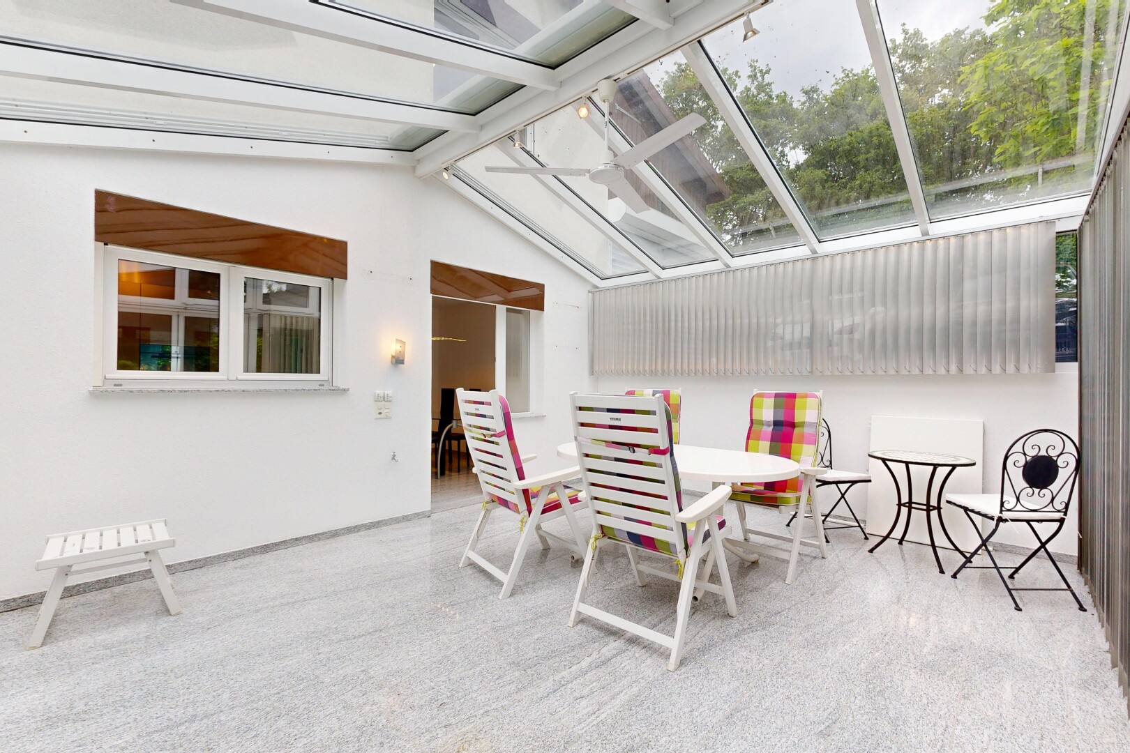 terrasse mit essbereich im freien, property visible, und terrasse