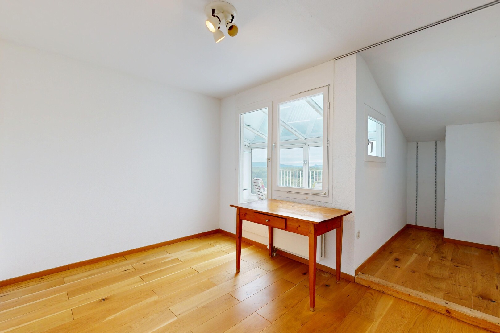 leerer raum mit wood finish floor, holzfußboden, drywall, gipskartonwand, und inside property