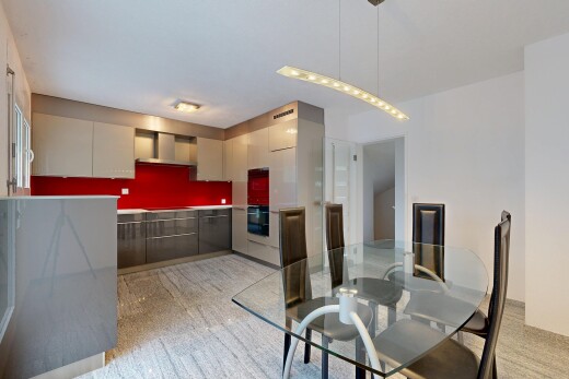 küche mit dunstabzugshaube, inside property, arbeitsplatten, light countertops, und gipskartonwand