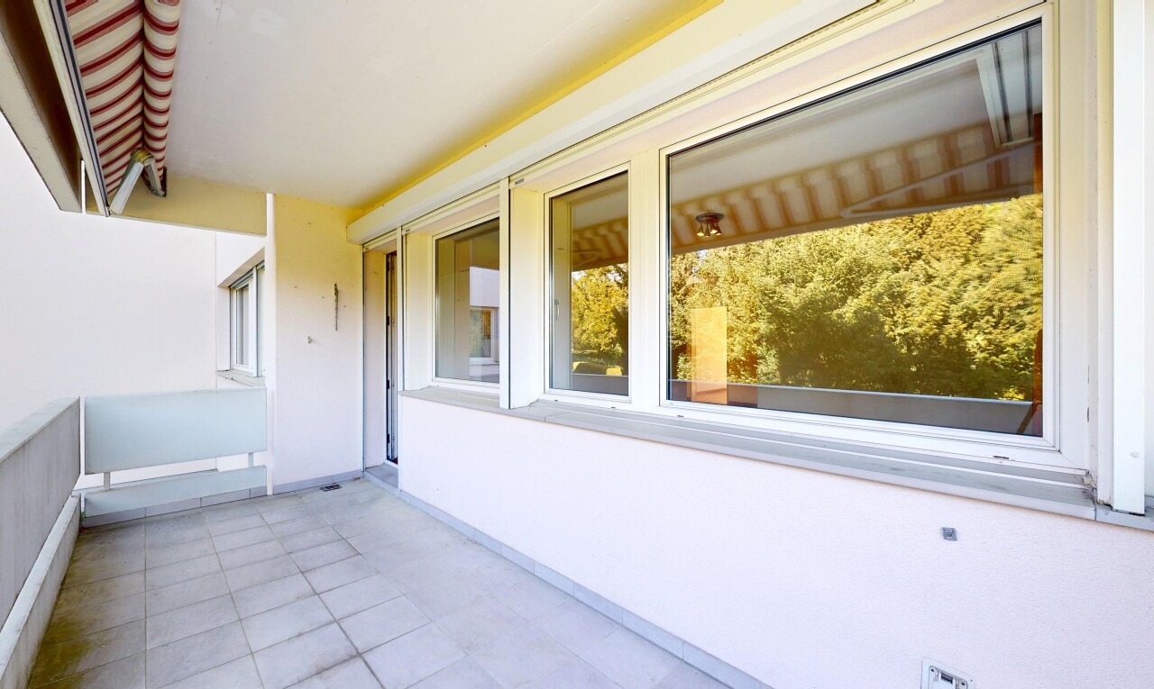 terrasse avec property visible