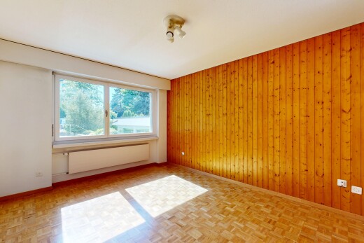 leerer raum mit parquet floor, wood finish floor, holzfußboden, natural light, und natürliches licht